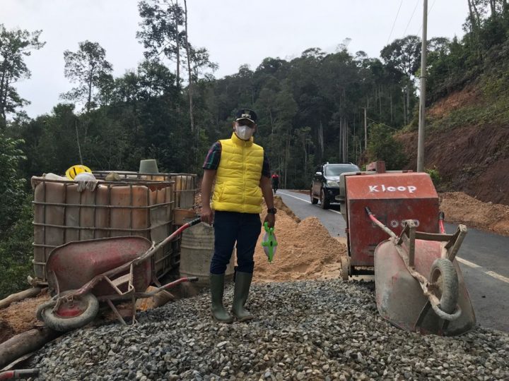 Proyek Jalan di Lingga