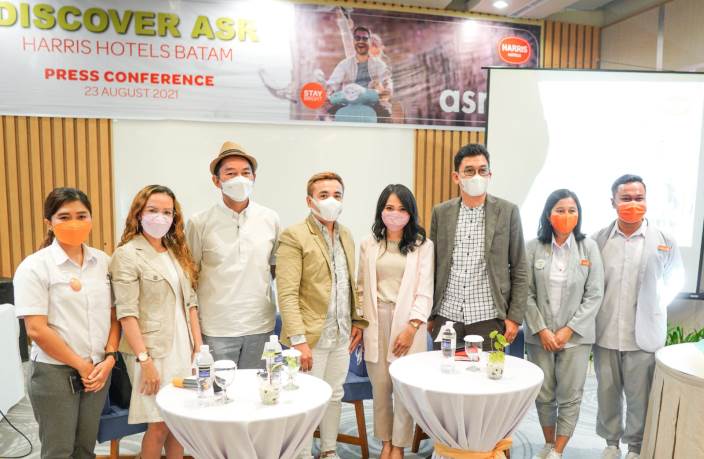 Tiga General Manager Harris di Batam saat konferensi pers pada Senin (23/8/2021) di Harris Hotel Batam Center.