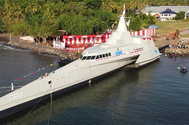 KRI Golok-688, kapal perang berteknologi siluman dan tidak terdeteksi radar bakal ditempatkan di Natuna.