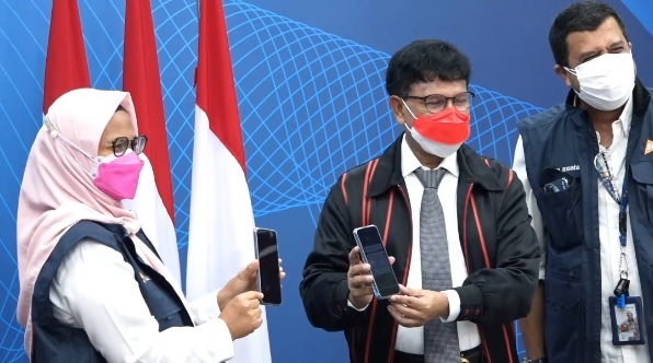 Kementerian Komunikasi dan Informatika (Kemenkominfo) memberikan Surat Keterangan Laik Operasi (SKLO) jaringan telekomunikasi 5G untuk PT XL Axiata Tbk