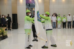 Pelepasan rombongan Kepri di PON Papua