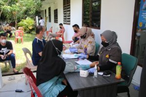 Polresta Barelang membuka kesempatan bagi masyarakat untuk vaksinasi Covid-19 di Mapolresta, Kamis (12/8/2021).