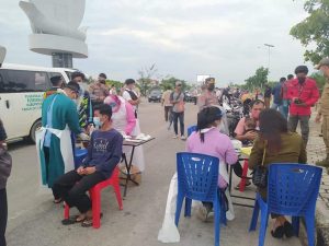 Pelaksanaan rapid antigen acak di sejumlah tempat keramaian di Kabupaten Karimun, Rabu (18/8/2021).