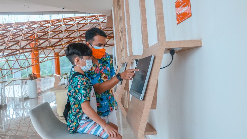 Harris Resort Barelang Batam menyiapkan hadiah bagi tamu yang berulang tahun pada Agustus saat menginap di resort tersebut.