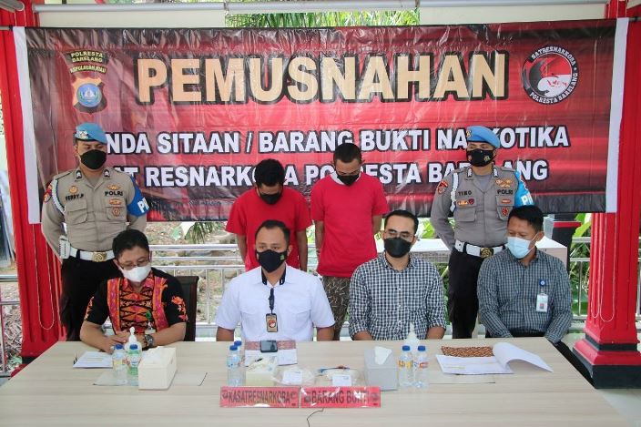 Satresnarkoba Polresta Barelang menggelar konferensi pers pemusnahan 717,24 gram sabu, Kamis (26/8/2021) sekira pukul 09.30 WIB.