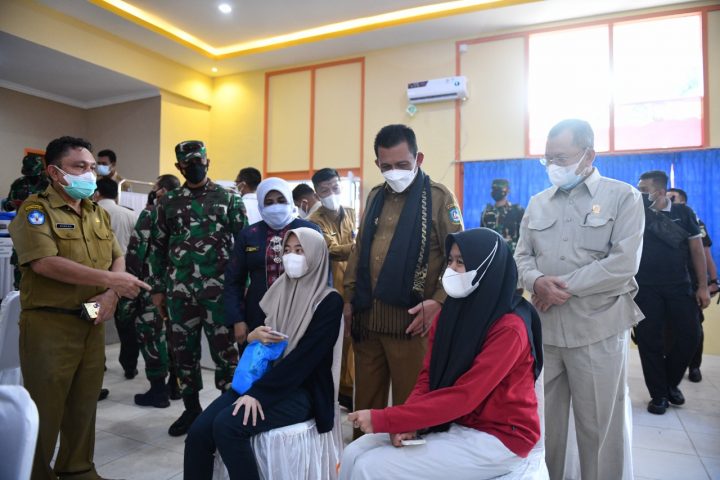 Vaksinasi Remaja di Kepri