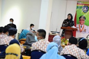 Dewi Kumalasari Ansar ingin kasus kekerasan anak di Lingga menurun.
