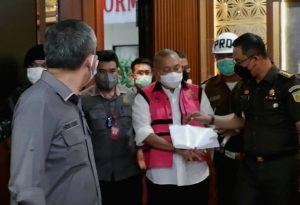 Kejati Sumsel menetapkan tiga tersangka korupsi pemberian dana hibah dari APBD Provinsi Sumatera Selatan untuk pembangunan Masjid Sriwijaya Palembang.