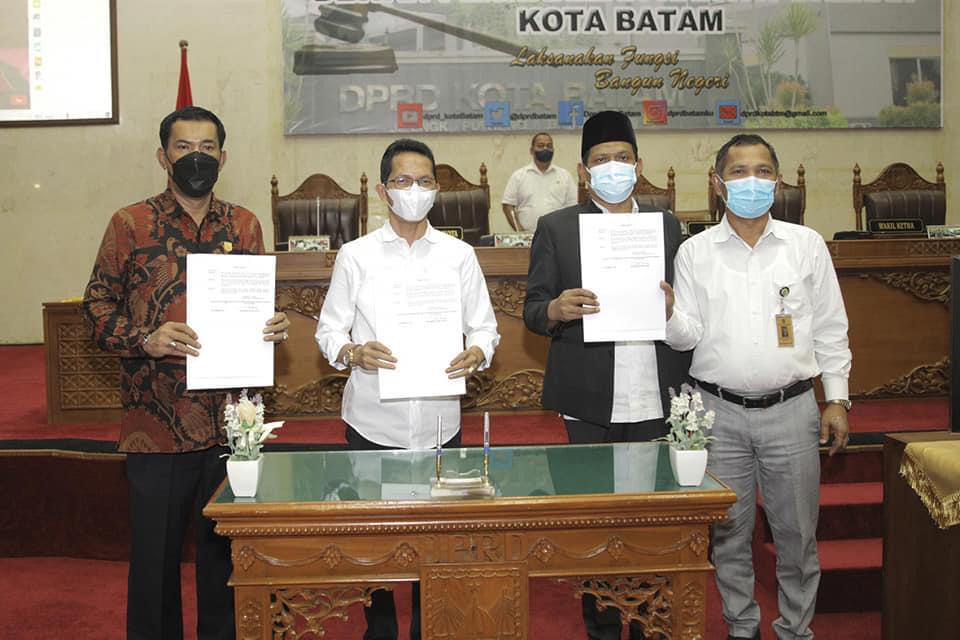 Wakil Wali Kota Batam, Amsakar Achmad, dalam Rapat Paripurna Laporan Pansus Pembahasan Ranperda tentang Pembangunan Berbasis Pemberdayaan Masyarakat di Kelurahan Sekaligus Pengambilan Keputusan di Kantor DPRD Batam, Rabu (29/9/2021).