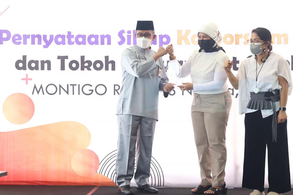 Sekda Batam Jefridin hadir di kegiatan Pernyataan Sikap Konsorsium Nongsa Sensation dan Tokoh Masyarakat se-Kelurahan Sambau di Montigo Resorts, Nongsa, Selasa (21/9/2021).