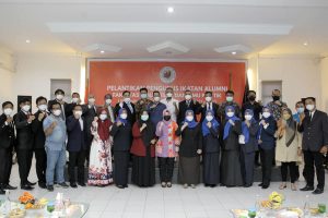 Wakil Wali Kota Batam Amsakar Achmad menghadiri pelantikan Ikatan Keluarga Alumni Fisipol Unrika Batam di Kampus Unrika Batam, Sabtu (25/9/2021).