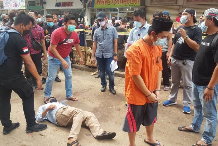 Unit Reskrim Polsek Lubuk Baja menggelar rekonstruksi kasus pembunuhan atau penganiayaan yang mengakibatkan korban meninggal dunia, Selasa (31/8/2021).