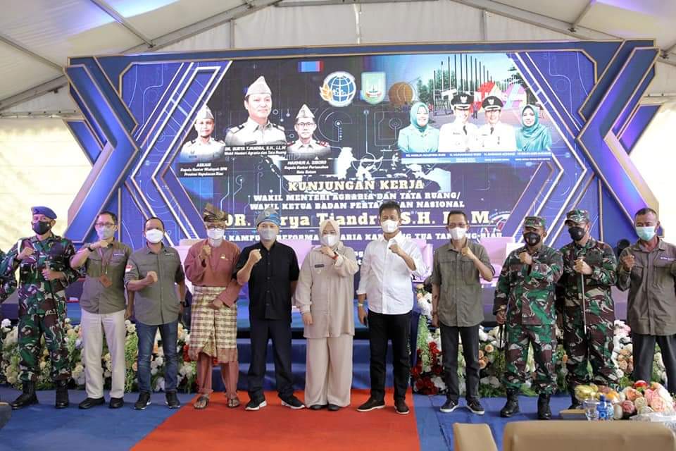 Wali Kota Batam, Muhammad Rudi, dalam pertemuan dengan Wakil Menteri (Wamen) Agraria dan Tata Ruang/Badan Pertanahan Nasional (ATR/BPN), Surya Tjandra, di Kampung Tua Tanjungriau, Sekupang, Kamis (2/9/2021).