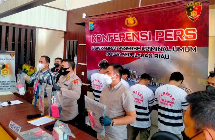 Konferensi pers pengungkapan kasus pencurian dengan pemberatan di Polda Kepri, Kamis (9/9/2021).