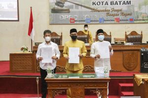 Wali Kota Batam, Muhammad Rudi, menyampaikan rancangan APBD 2022.