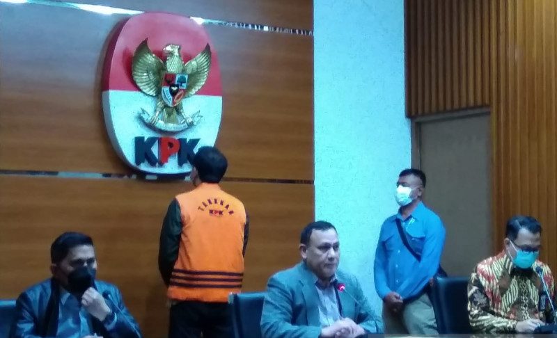 azis syamsuddin tersangka