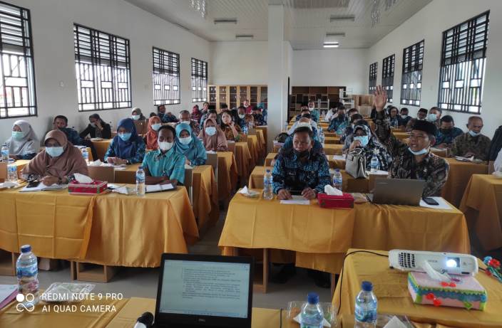 Kegiatan rapat bulanan dilakukan MKKS Wilayah III membahas terkait persiapan ANBK, beberapa hari lalu. Sekolah di mainland siap menampung UNBK bagi siswa di hinterland._IST