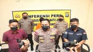 Polsek Batu Ampar menggelar konferensi pers penggungkapan kasus curanmor di Mapolsek Batu Ampar, Rabu (6/10/2021)