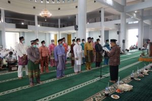 Gubernur menghadiri pelantikan Dewan Dakwah Islamiyah Indonesia Provinsi Kepri di Mesjid Raya Nur Ilahi, Dompak, Tanjungpinang, Rabu (20/10/2021).