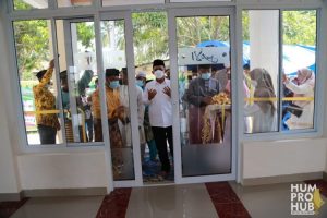 Gubernur Ansar resmikan musala di Batu Besar Gubernur Ansar resmikan musala di Batu Besar