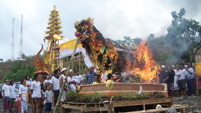 Upacara Ngaben di Bali