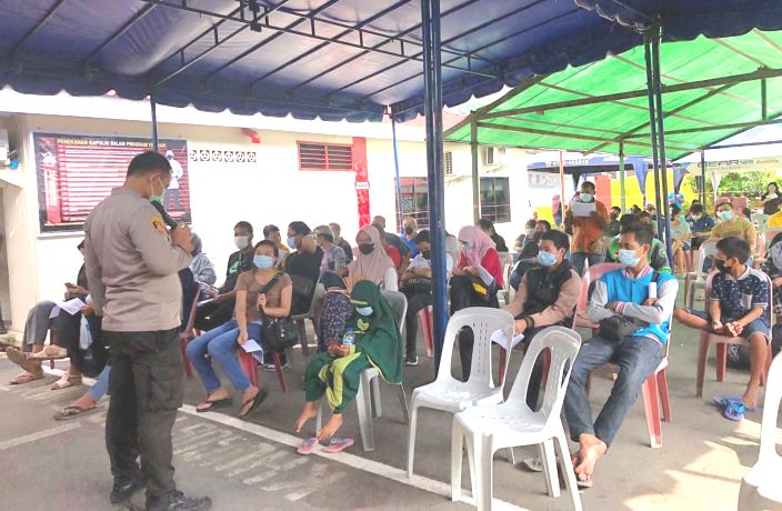 Polsek Lubuk Baja menggelar pelaksanaan Gerai Serbuan Vaksinasi Akabri 1999 Peduli Base '99, Selasa (12/10/2021).