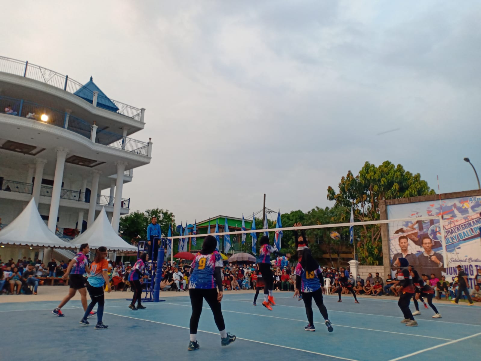 Tim Voli Putri PIKORI Badan Pengusahaan (BP) Batam melaju mulus ke semifinal turnamen Volleyball Srikandi Cup 2021