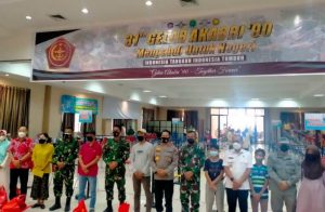 Kapolda Kepri Irjen Pol Aris Budiman, Pejabat TNI/Polri, dan Forkopimda Kepri turut menyaksikan kegiatan vaksinasi di Vihara Duta Maitreya Bukit Beruntung, Sei Panas, Kota Batam pada Selasa (26/10/2021).