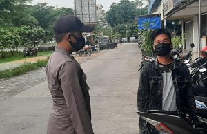 Polsek Lubuk Baja melakukan patroli memantau penerapan protokol kesehatan di pelayanan publik dan tempat keramaian di wilayah Kecamatan Lubukbaja, Minggu (31/10/2021).