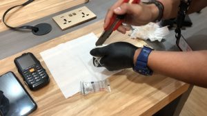 Barang bukti sabu yang diamankan Bea Cukai Batam di Terminal Keberangkatan Bandara Hang Nadim Batam.