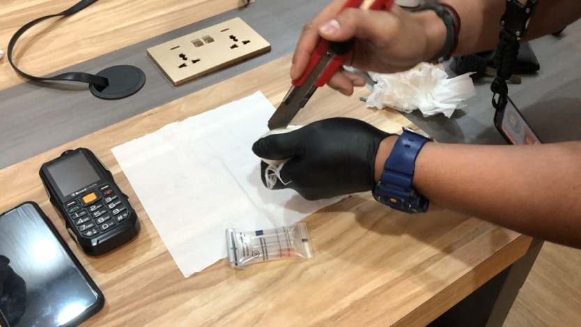 Barang bukti sabu yang diamankan Bea Cukai Batam di Terminal Keberangkatan Bandara Hang Nadim Batam.