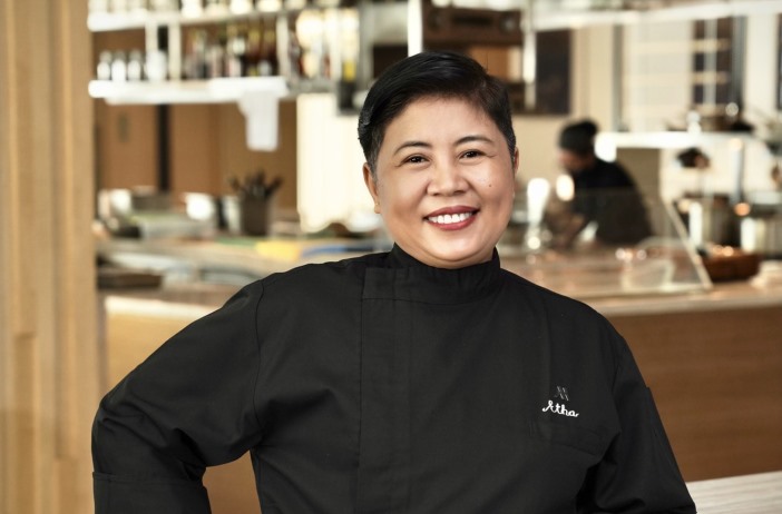 Pertamawati atau yang akrab disapa dengan Chef Etha mendedikasikan dirinya bersama Batam Marriott Hotel Harbour Bay.