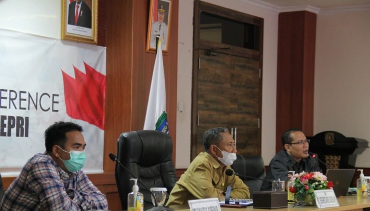 Focus Group Discussion (FGD) di Ruang Rapat Utama Kantor Gubernur Kepri, Dompak, Tanjungpinang, Senin 8 November 2021.