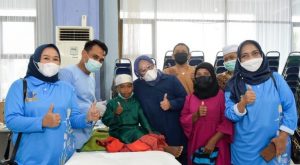 Persatuan Istri dan Karyawan Otorita (PIKORI) BP Batam melaksanakan sunatan massal di Asrama Haji Batam Centre, Kota Batam, Sabtu (30/10/2021) Persatuan Istri dan Karyawan Otorita (PIKORI) BP Batam melaksanakan sunatan massal di Asrama Haji Batam Centre, Kota Batam, Sabtu (30/10/2021)