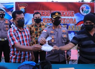 Penyelidikan Timsus Polres Anambas menemukan sabu seberat 215 gram di wilayah Padang Melang, Desa Mampok, Kecamatan Jemaja, Jumat 26 November 2021