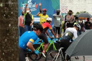 Event balap sepeda perdana selama pandemi Covid-19, Tropical Ride Bintan berlangsung dengan protokol kesehatan yang ketat.