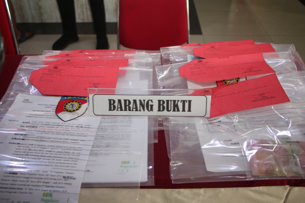 Barang bukti kasus tindak pidana korupsi di Pegadaian Kota Batam.