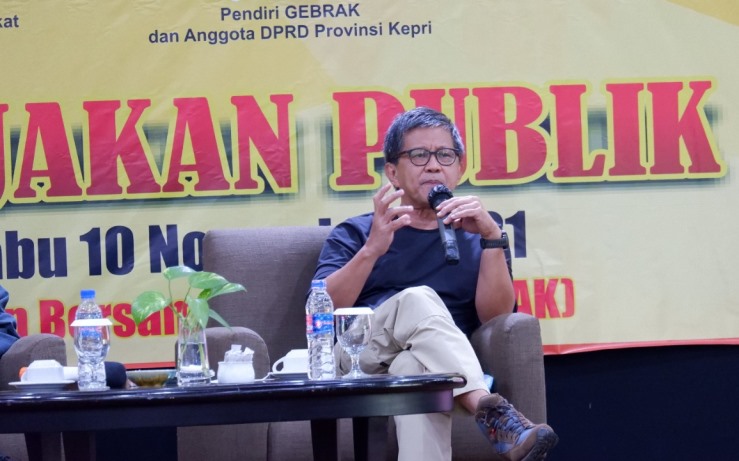 Pengamat kebijakan publik Rocky Gerung menilai yang perlu ditingkatkan dan dibenahi di Kota Batam adalah pembentukan konsep intelektual yang matang.