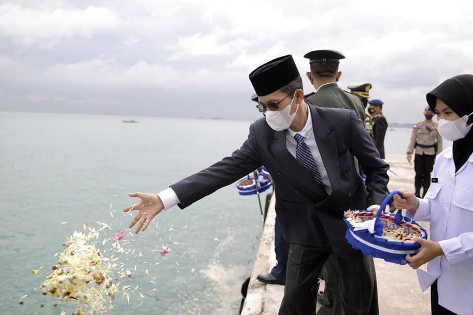 Wakil Wali Kota Batam, Amsakar Achmad memperingati Hari Pahlawan 2021.