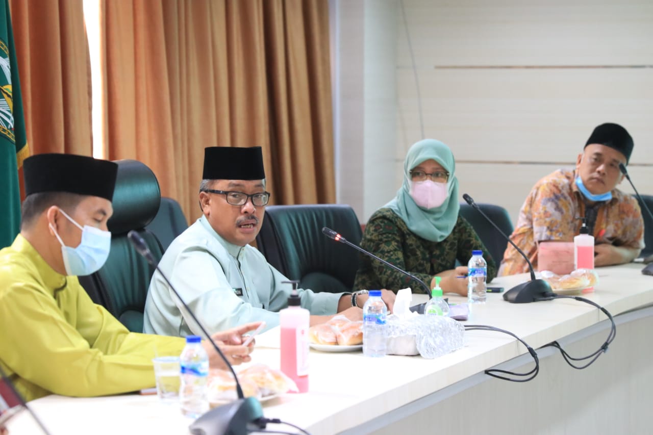 Sekda Batam Jefridin menerima Tim Badan Restorasi Gambut dan Mangrove