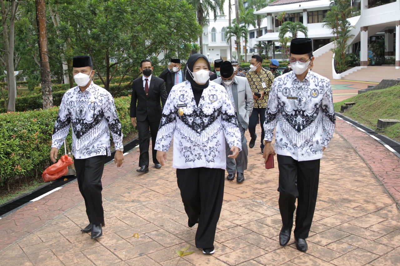 Wakil Gubernur Kepri, Marlin Agustina Rudi dan Wakil Wali Kota Batam, Amsakar Achmad