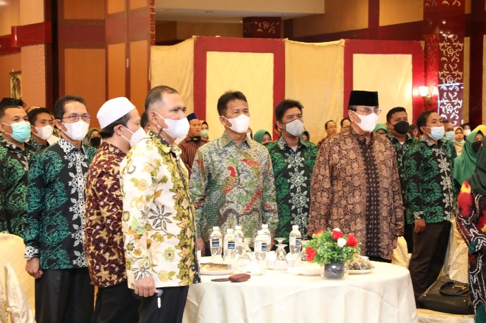 Kepala BP Batam yang juga Wali Kota Batam, Muhammad Rudi juga resmi dikukuhkan sebagai Anggota Kehormatan Korps Alumni HMI (KAHMI) Kota Batam.