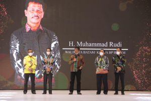 Malam Puncak Expo Batam Batik Fashion Week 2021 digelar di Hotel Marriot Harbourbay Batam, Minggu 28 November 2021 malam.