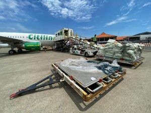 Kemenhub berkolaborasi dengan KemKominfo memperketat pengawasan pengiriman paket pos melalui pesawat udara.