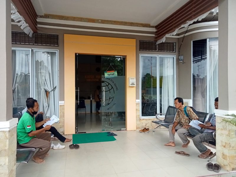 Warga Linau Sertifikat