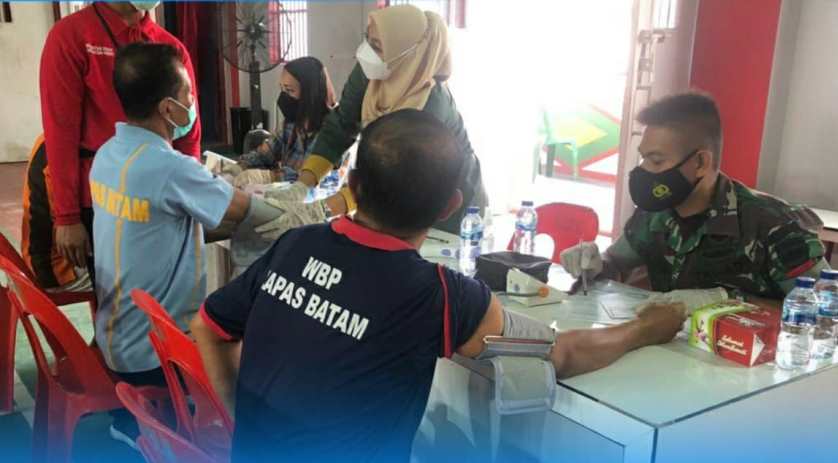 Badan Intelijen Indonesia Daerah (BINDA) Provinsi Kepri menggelar vaksinasi di Lapas Kelas II A Batam.