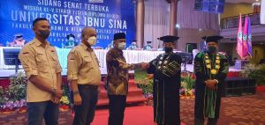 Irwansyah sumbang buku