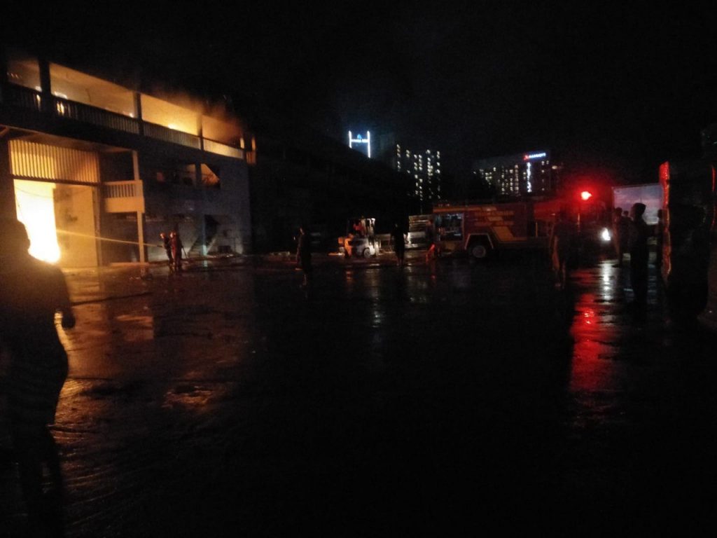 Pelabuhan Bintang 99 Terbakar