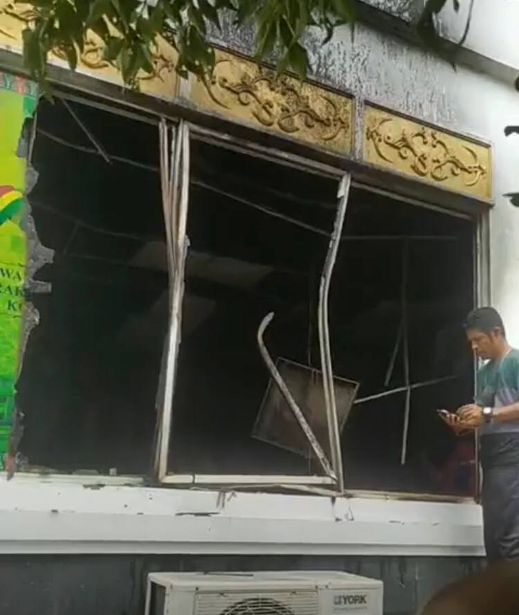 Kebakaran DPRD Batam