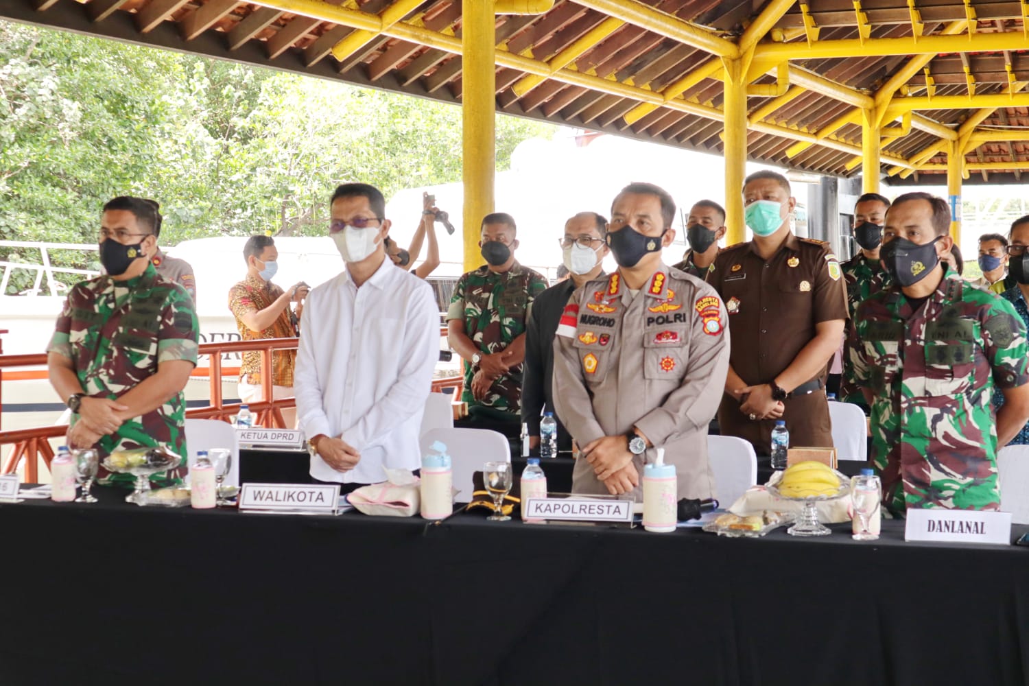 Wakil Wali Kota Batam, Amsakar Achmad bersama Forkompinda Kota Batam menggelar rapat bersama Kapolri Jenderal Listyo Sigit secara virtual.